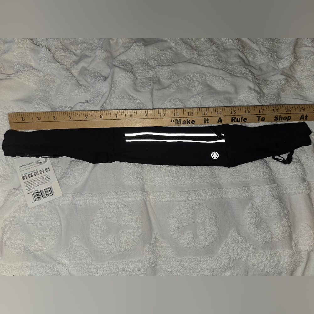 NWT GAIAM Black Excursion Waist Pack - Picture 9 of 9